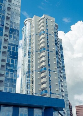 р-н Западный ул Шоссе Нефтяников 18 корп. 3 фото