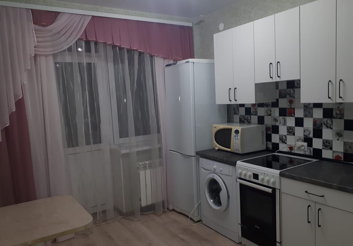 квартира г Омск р-н Кировский ул. Б. Г. Шаронова, 23 фото 3