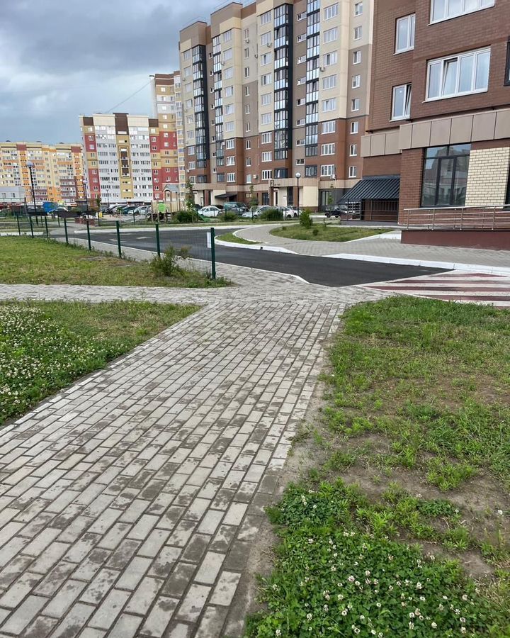 квартира г Брянск р-н Советский ул им. О.С. Визнюка 10 фото 2