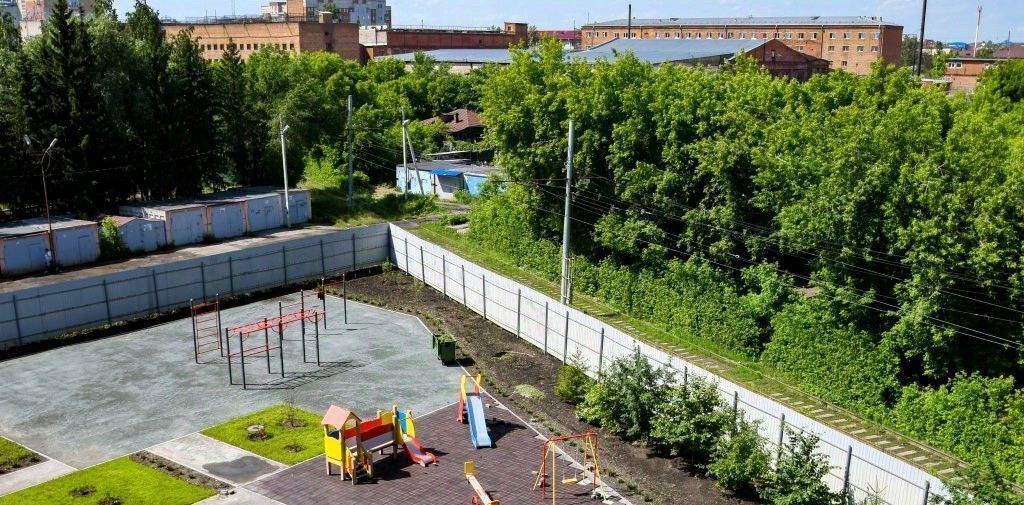 квартира г Омск р-н Центральный ул Октябрьская 87 фото 11