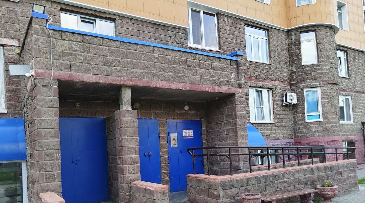 квартира г Омск р-н Кировский пр-кт Комарова 15к/3 фото 2