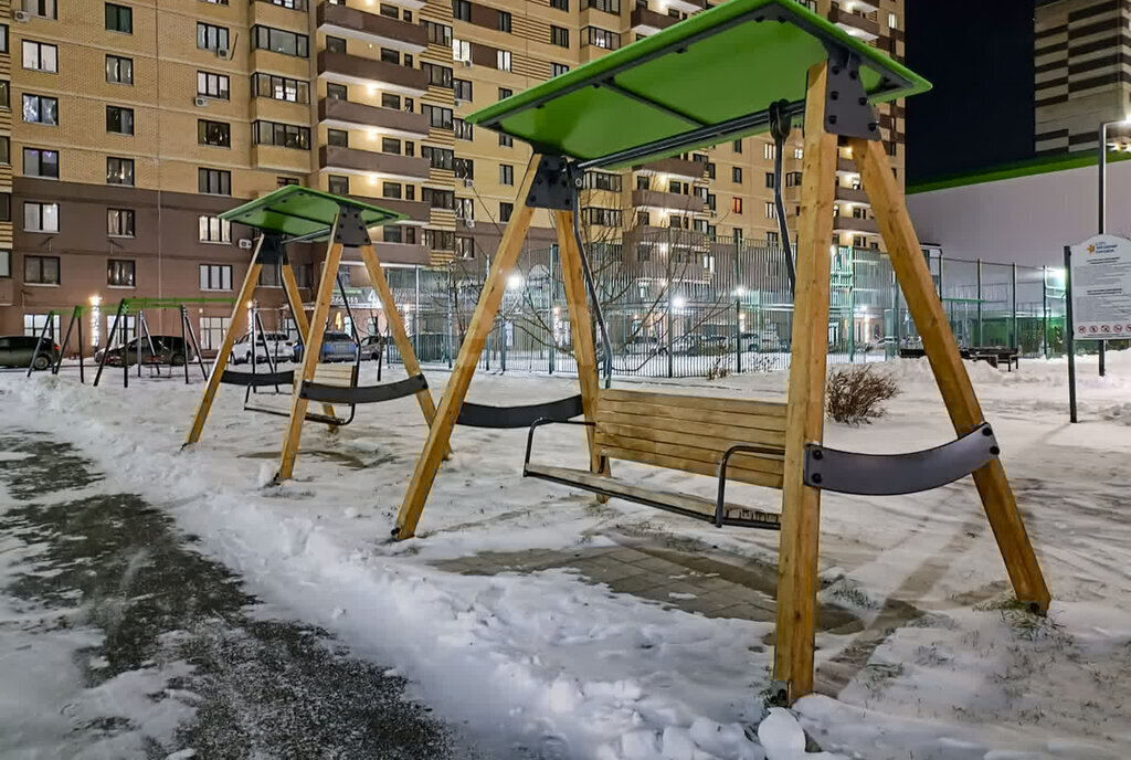 квартира г Тюмень ул Тимофея Чаркова 81к/2 фото 3