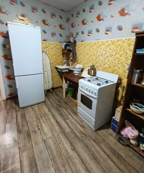 квартира г Саратов р-н Заводской ул Крекингская 35/21 фото 2