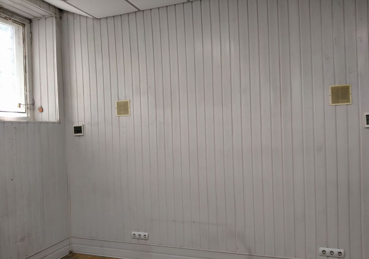 торговое помещение г Волгоград р-н Тракторозаводский ул им. Батова 6 фото 4
