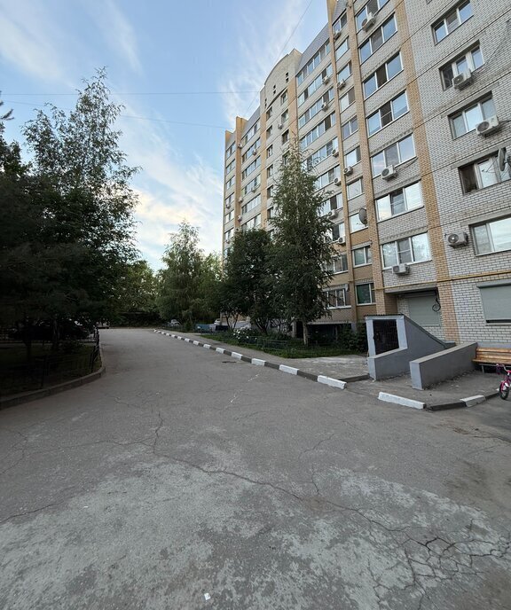 квартира г Саратов улица имени С. Ф. Тархова, 26 фото 20