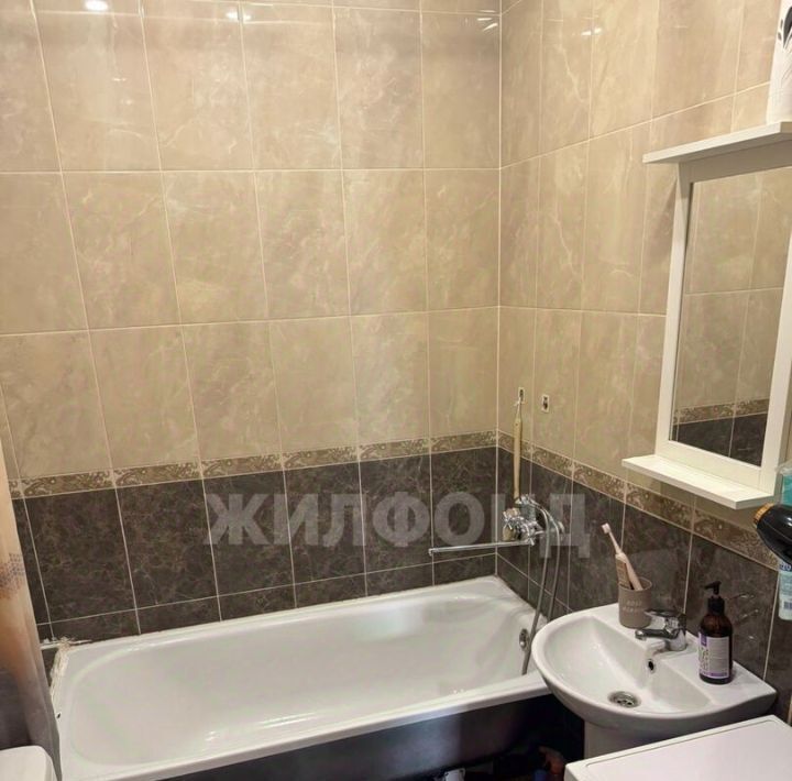 квартира г Новосибирск Золотая Нива ул Михаила Кулагина 35 фото 2