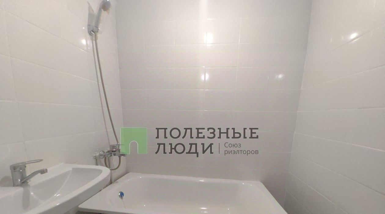 квартира г Саратов р-н Заводской проезд 1-й Энергетиков 2к/2 фото 7
