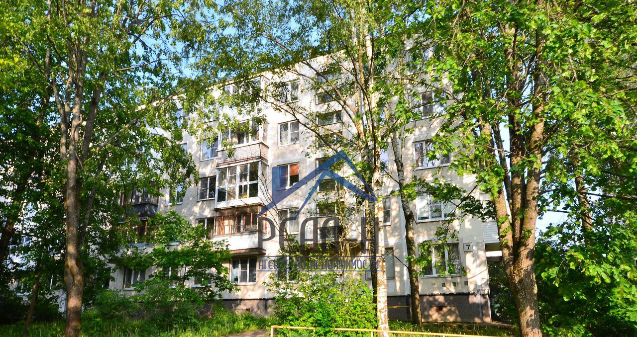 квартира г Сосновый Бор ул Молодежная 7 9-й м-н фото 1