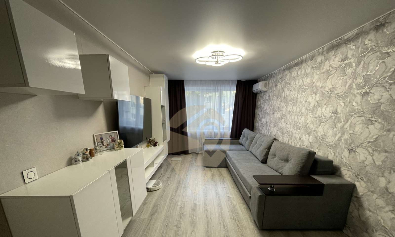 квартира г Старый Оскол м-н, Интернациональный, 14 фото 1