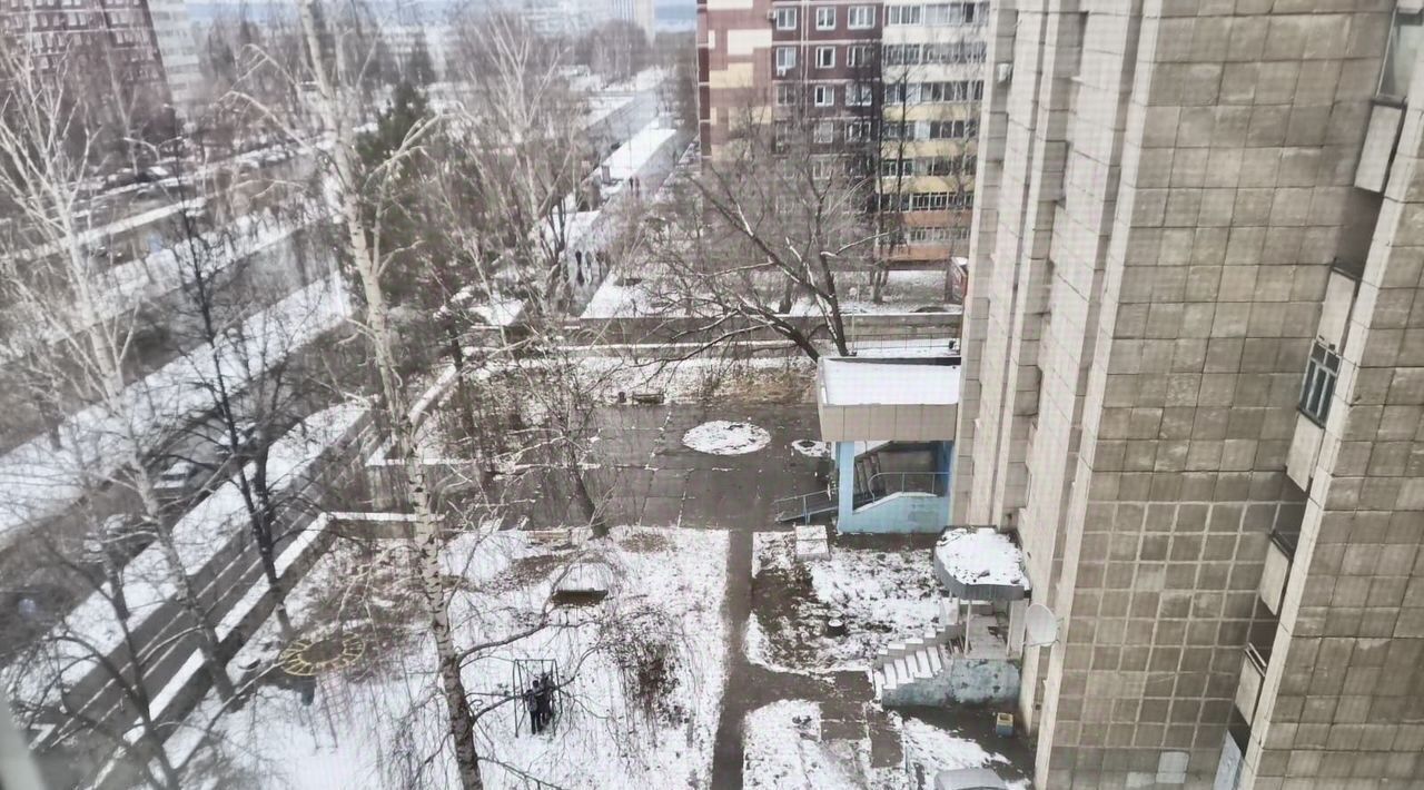 комната г Набережные Челны р-н Автозаводский б-р Цветочный 9/24б фото 3