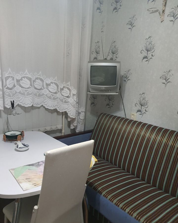 квартира г Тольятти р-н Автозаводский ул 70 лет Октября 42 фото 5