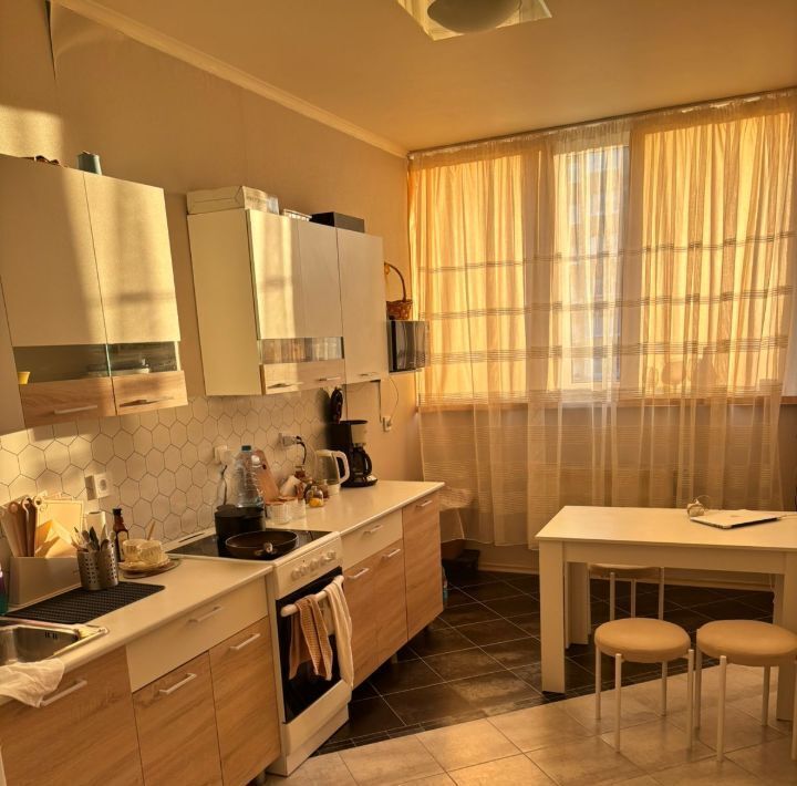 квартира г Тольятти р-н Автозаводский ул 70 лет Октября 52 фото 4