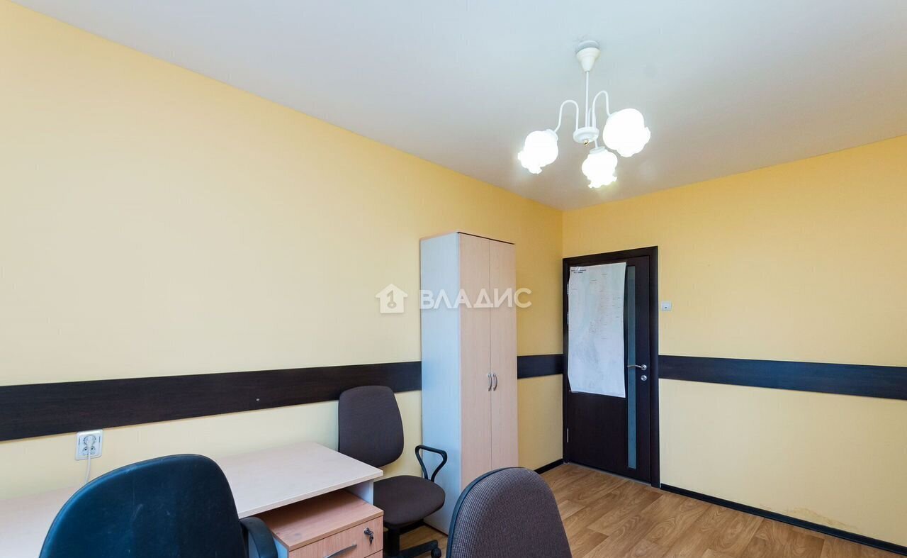 офис г Тобольск 4-й мкр-н, 37/2 фото 2