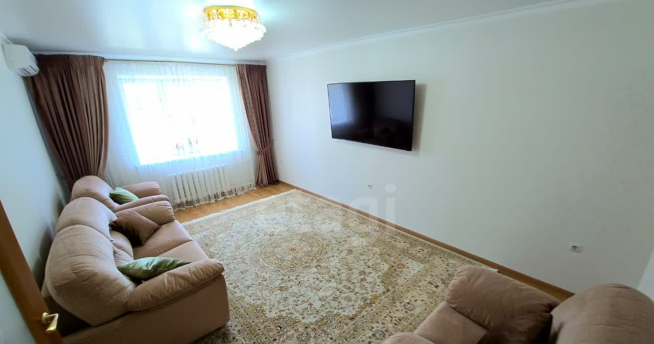 квартира р-н Ейский г Ейск ул Красная 57а фото 1