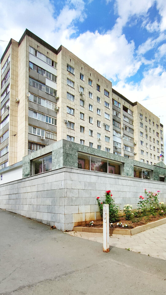 квартира г Оренбург пр-кт Победы 2б фото 1