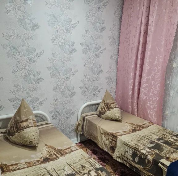 комната р-н Ейский г Ейск ул К.Либкнехта 99 фото 1