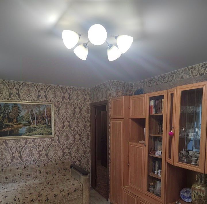 квартира г Волгоград р-н Дзержинский ул. Строителей, 11 фото 3