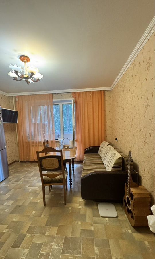 квартира г Тольятти р-н Автозаводский ул 70 лет Октября 86 фото 4