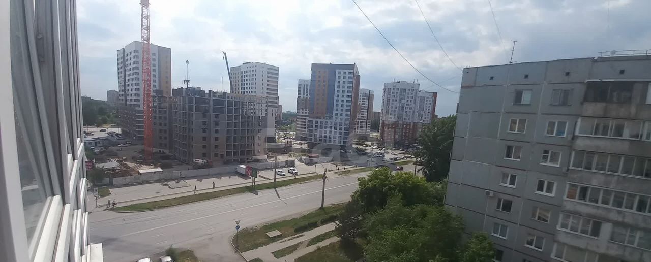 квартира г Омск р-н Кировский ул 70 лет Октября 10/3 фото 11