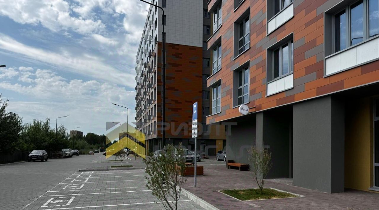 квартира г Омск р-н Кировский ул 70 лет Октября 3/6 фото 19