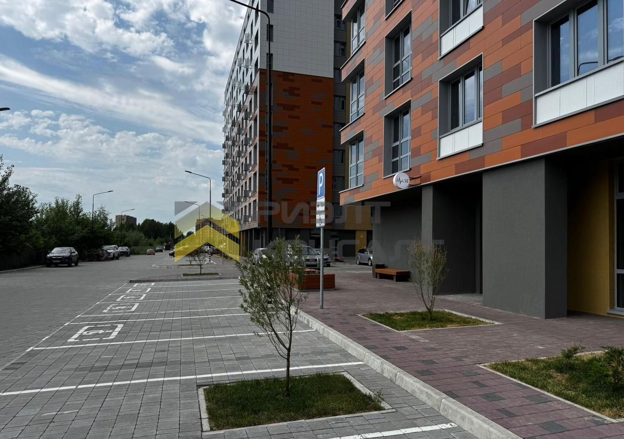 квартира г Омск р-н Кировский ул 70 лет Октября 3/6 фото 19