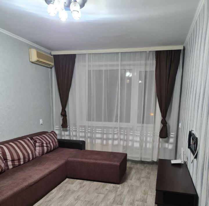 квартира г Тольятти р-н Автозаводский ул 70 лет Октября 11 фото 4