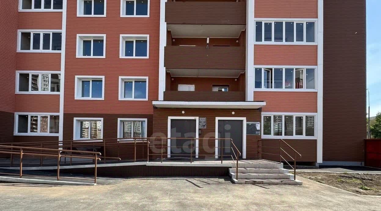 квартира г Оренбург р-н Дзержинский ул. Фронтовиков, 10/4 фото 4