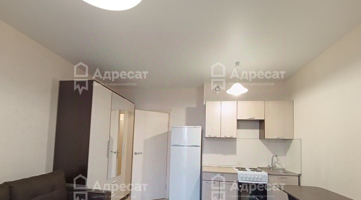 квартира г Волгоград р-н Тракторозаводский ул им. Демьяна Бедного 2а фото 1