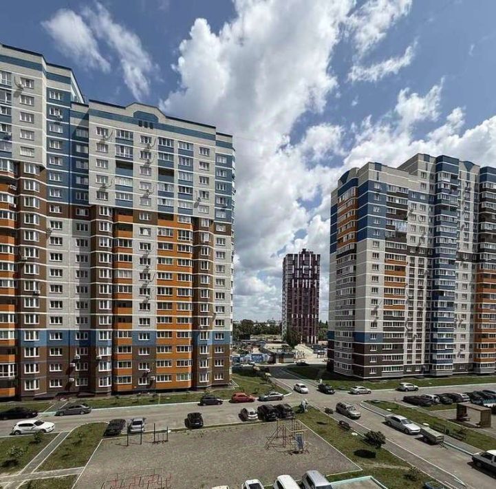 квартира г Брянск р-н Володарский ул Комарова 55 фото 2