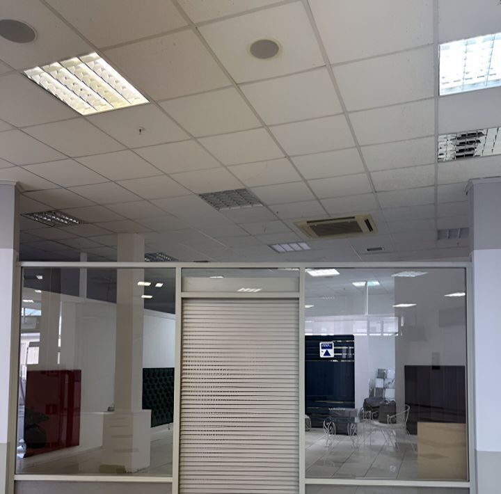 торговое помещение г Тольятти р-н Автозаводский ул Юбилейная 40 фото 1
