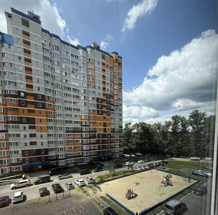 квартира г Брянск р-н Володарский ул Комарова 55 фото 8