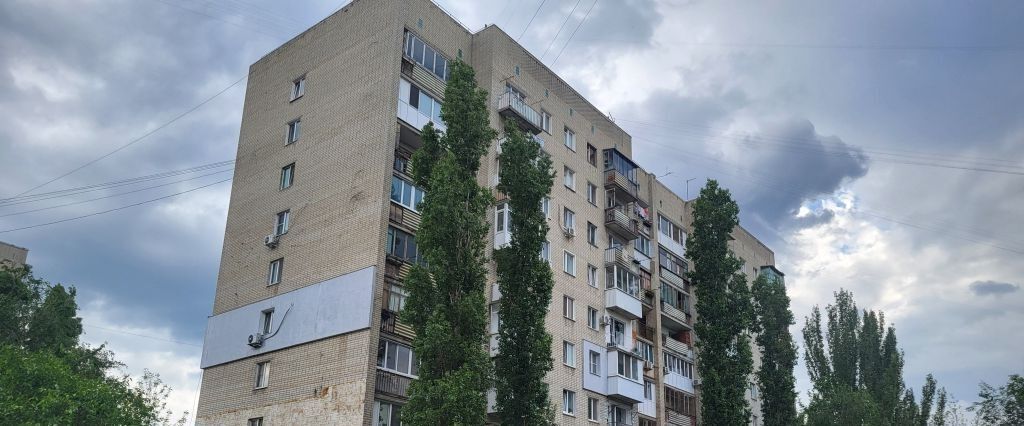 квартира г Саратов р-н Октябрьский ул им Симбирцева В.Н. 24/30 фото 1