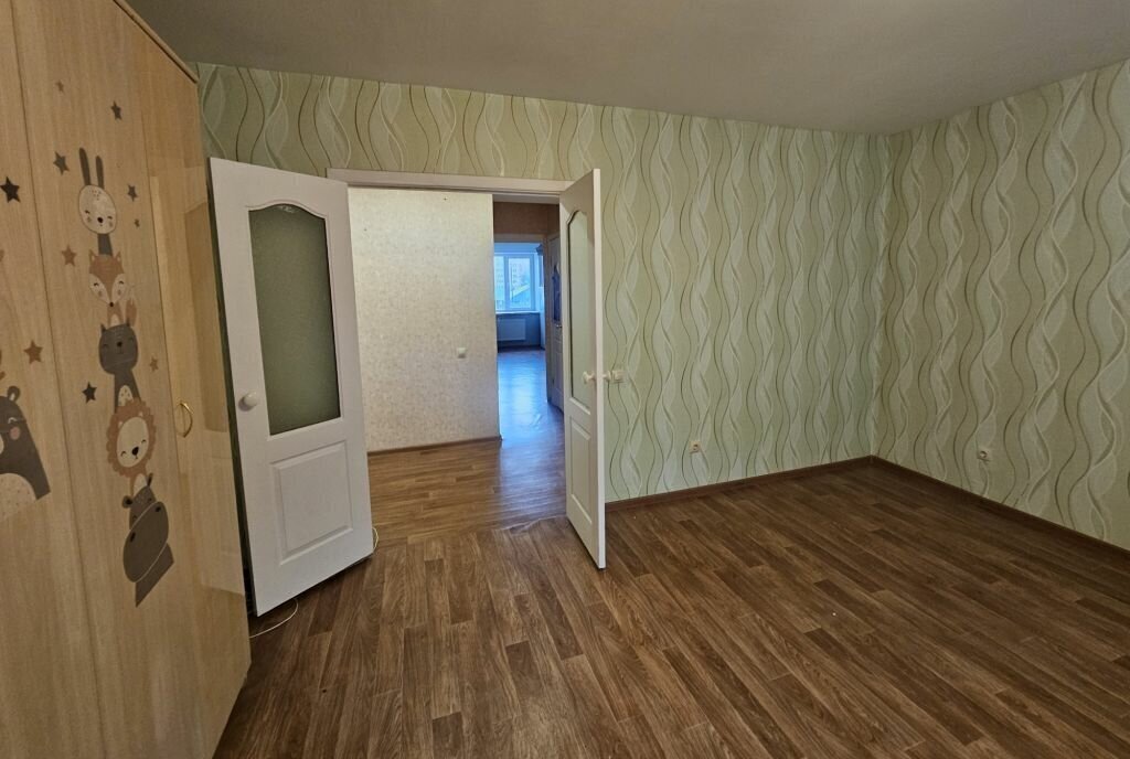 квартира г Саратов улица имени С. П. Лисина, 6 фото 3