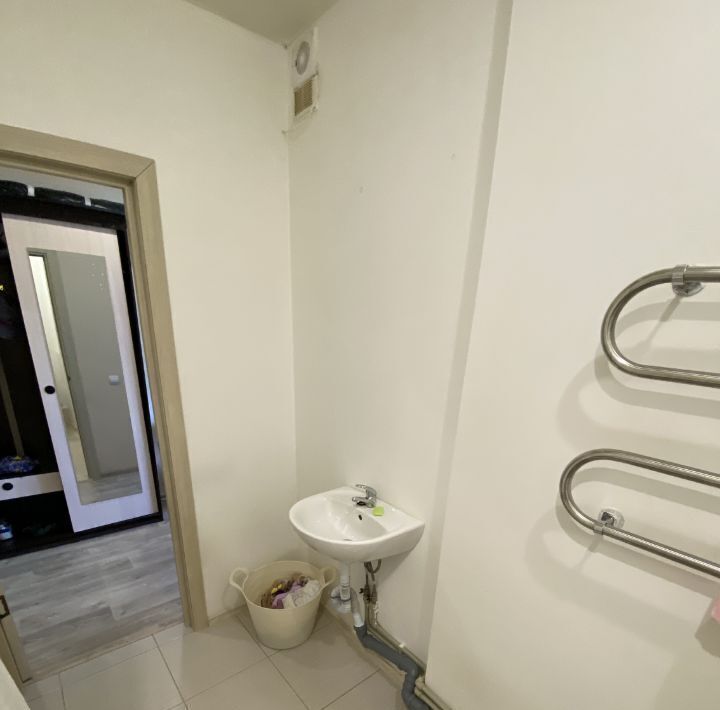 квартира г Омск р-н Кировский ул Мельничная 87к/3 фото 7