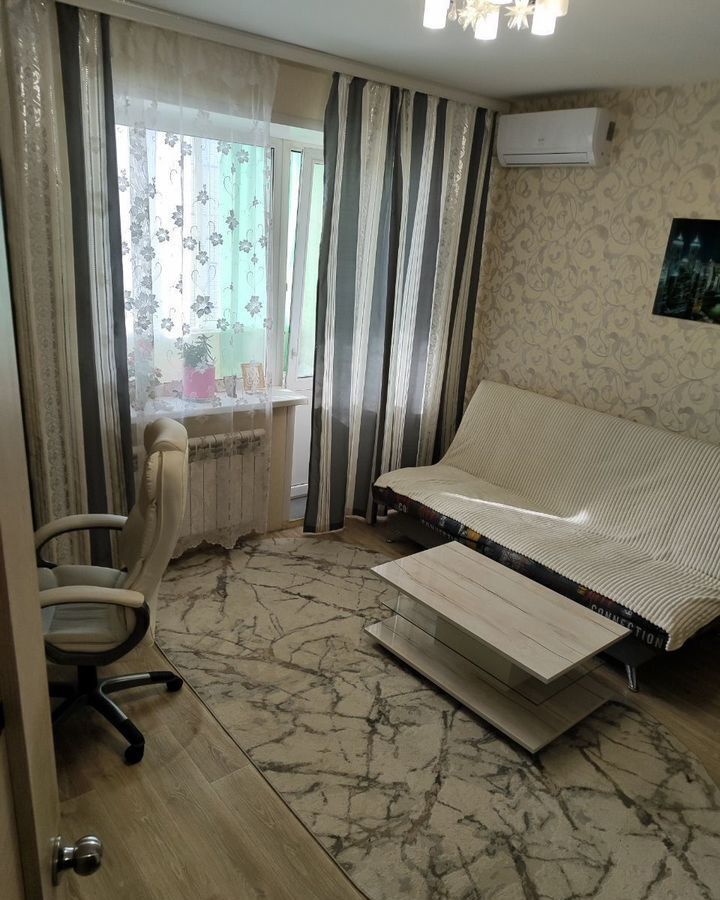 квартира г Тольятти р-н Автозаводский ул 40 лет Победы 61в фото 3