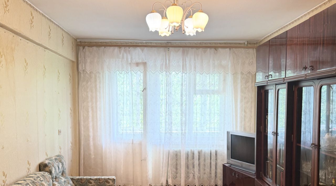 квартира г Омск р-н Октябрьский ул 50-летия ВЛКСМ 10 фото 1