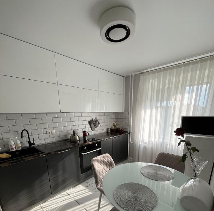 квартира г Омск р-н Центральный ул 27-я Северная 73 фото 1