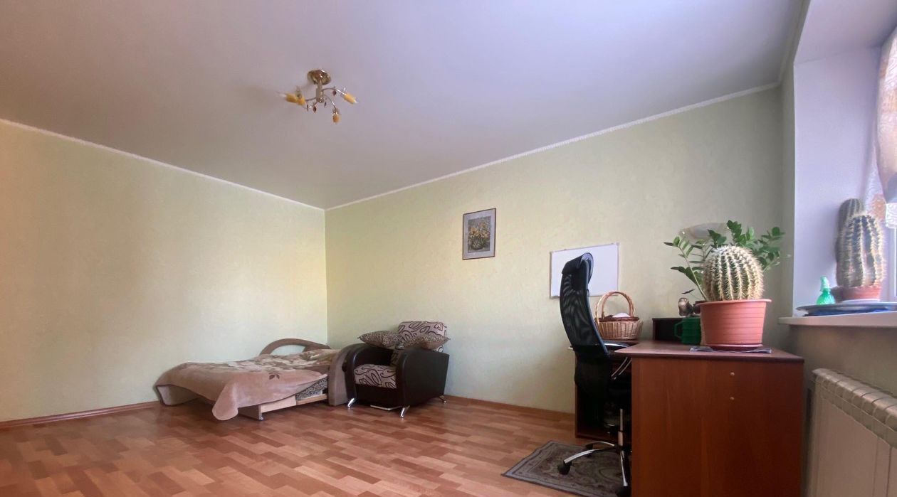 квартира г Омск р-н Кировский Солнечный ул Комкова 8 фото 3