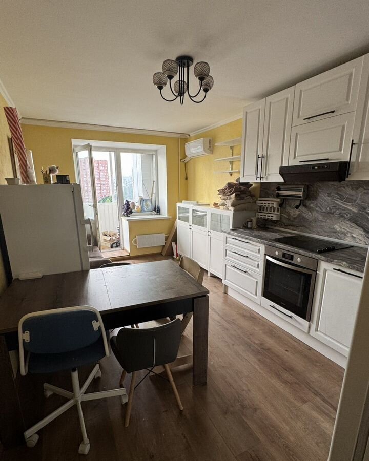 квартира г Тольятти р-н Автозаводский ул Офицерская 17 фото 1