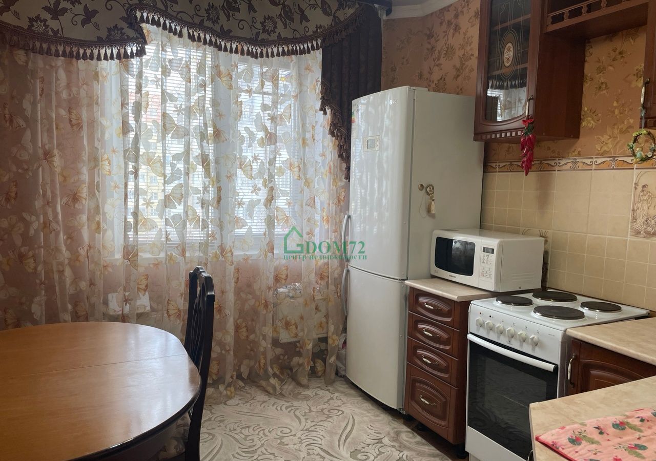 квартира г Тобольск мкр-н 7А, 41 фото 2