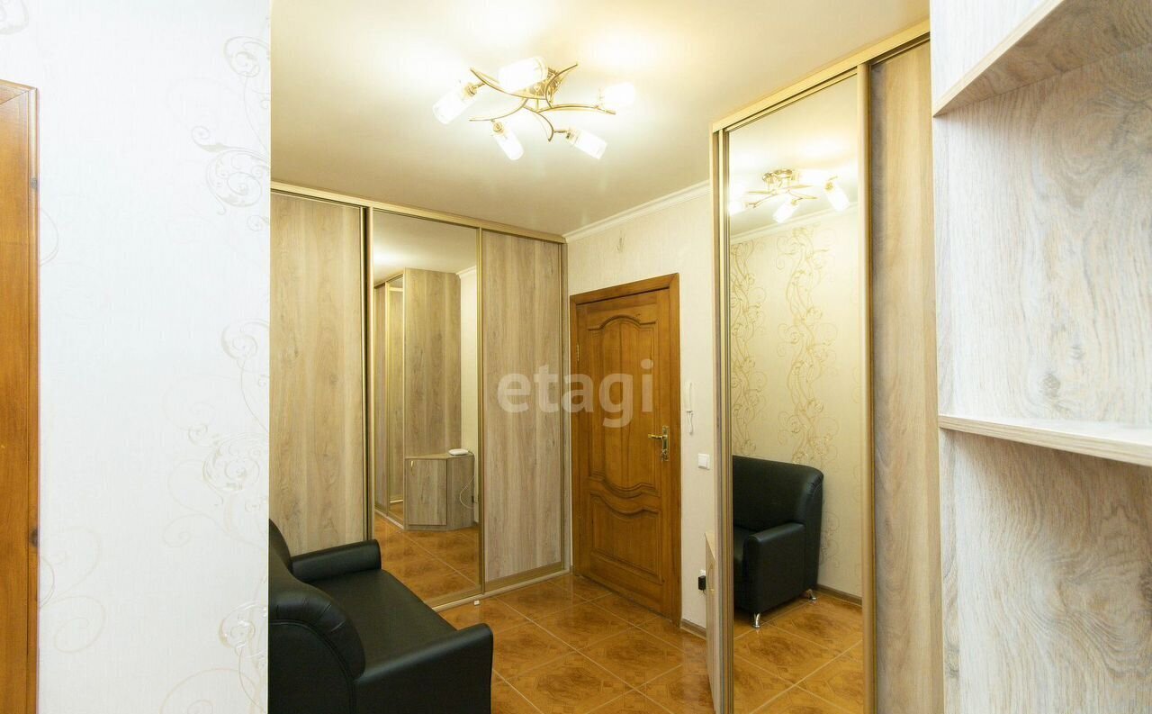 квартира г Тюмень р-н Центральный ул 50 лет ВЛКСМ 33 фото 1