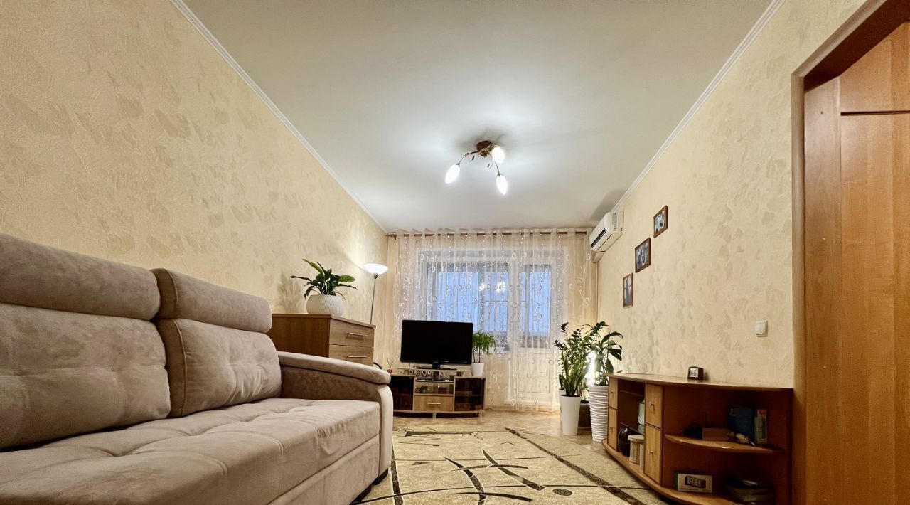 квартира г Тольятти р-н Автозаводский ул 70 лет Октября 6 фото 4