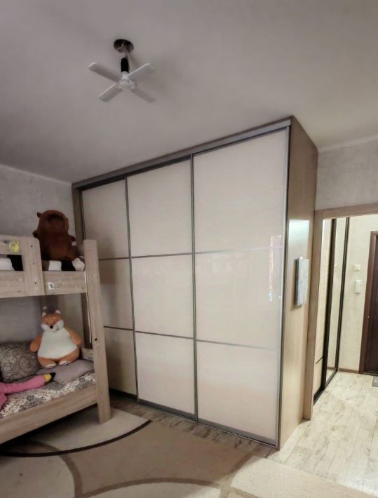 квартира г Красноярск р-н Железнодорожный ул Калинина 17 фото 1