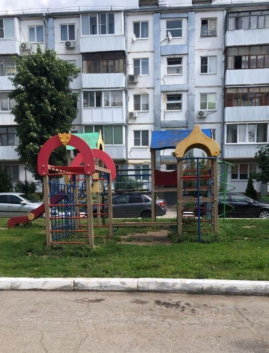 квартира г Тольятти р-н Центральный б-р 50 лет Октября 67 фото 2