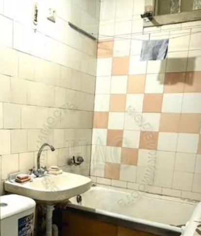 квартира г Курск р-н Центральный ул 50 лет Октября 4/5 фото 6
