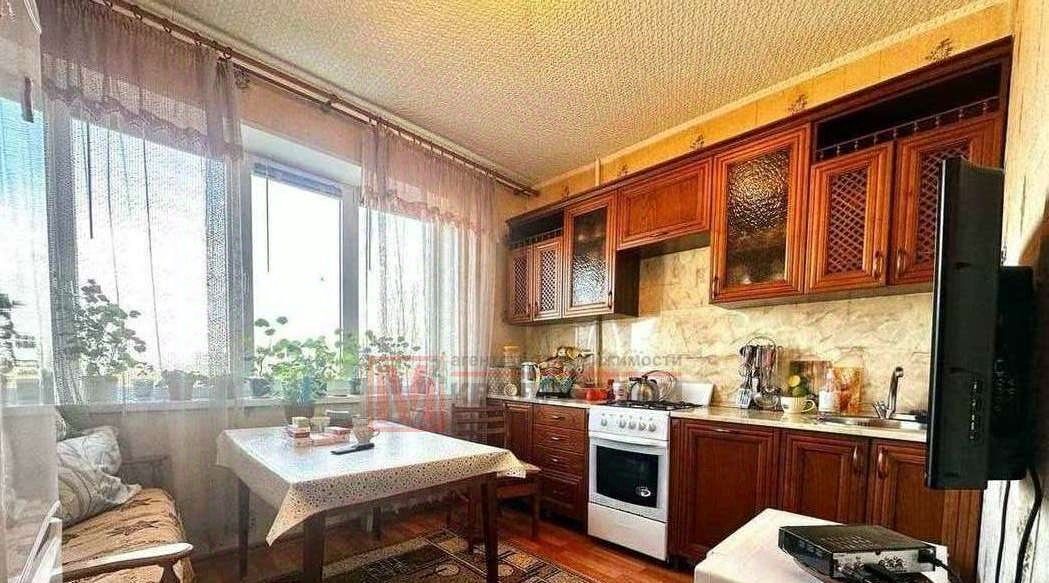 квартира г Старый Оскол ул Крутикова 17 фото 1