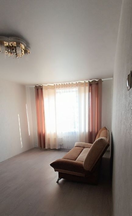 квартира г Тольятти р-н Автозаводский ул Юбилейная 41 фото 1