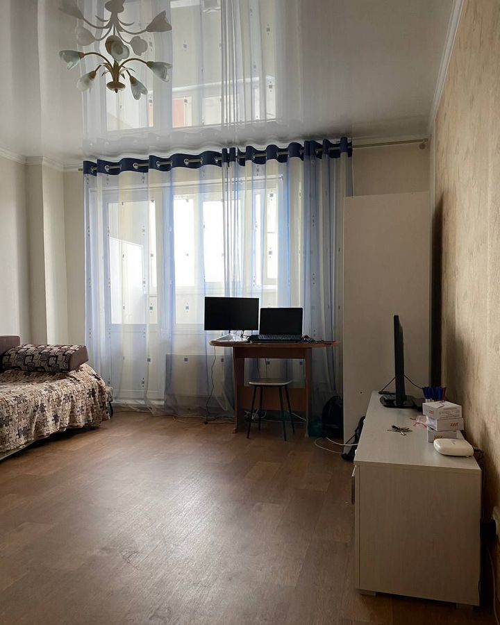 квартира г Тольятти р-н Автозаводский ул 40 лет Победы 51в фото 3