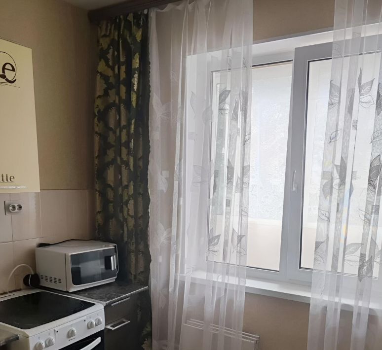 квартира г Тольятти р-н Автозаводский ул 40 лет Победы 15 фото 3