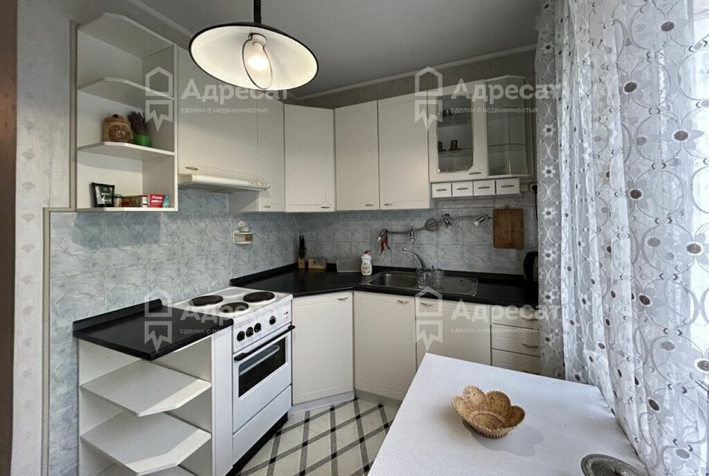 квартира г Волгоград ул им. Кирова 98 фото 1